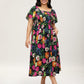 🌸Sommer-Sonderangebot: 50 % Rabatt💃Midi-Kleid mit Blumenmuster, Smokarbeit, quadratischem Ausschnitt und Taschen